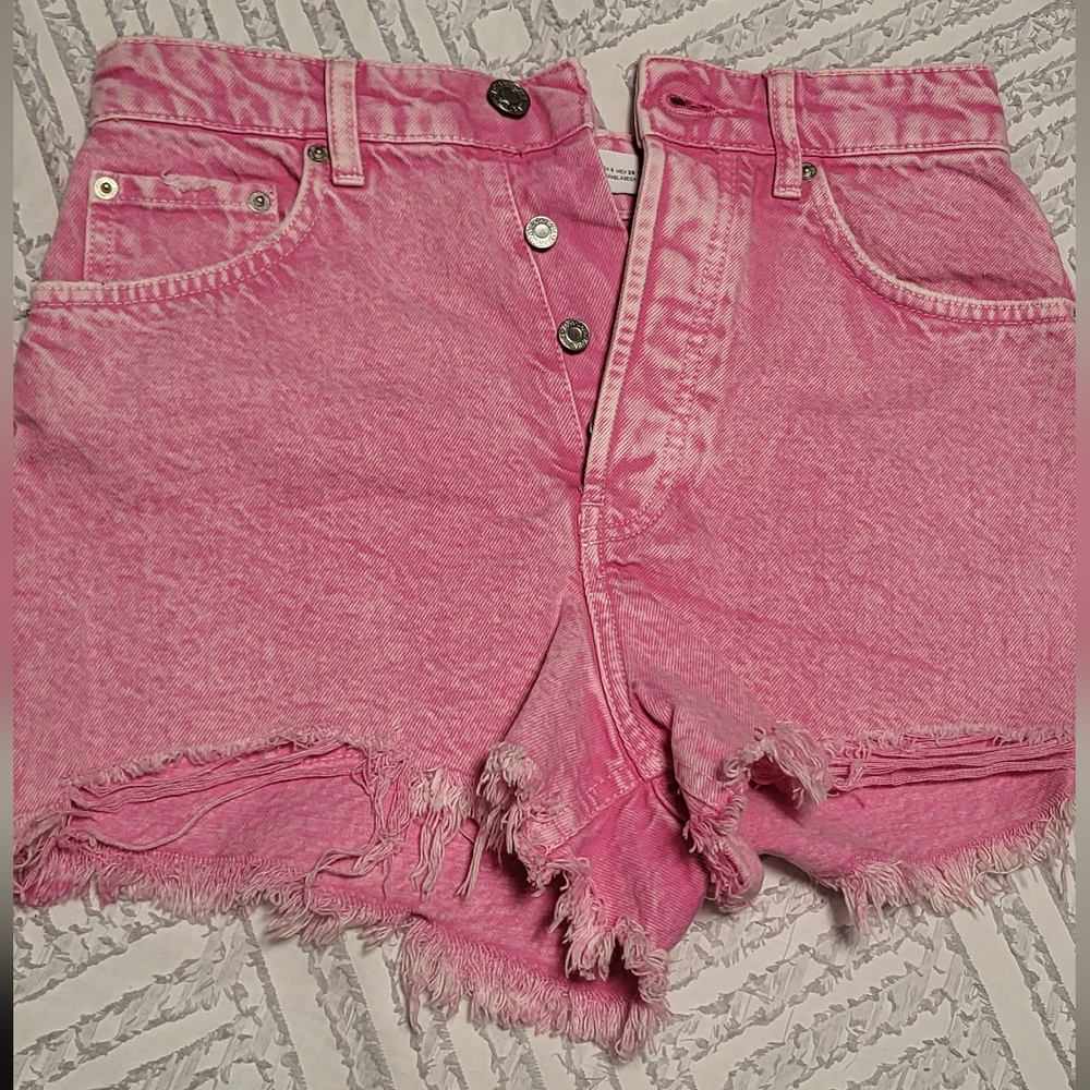 SOLD "      Zara Distress Pink Jean Shorts 26 - Picture 9 of 9
